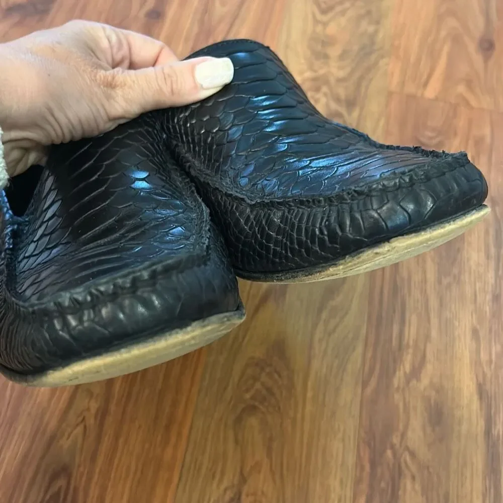Donald J Pliner Black, leather croc embossed men's loafers size 9.5 made in Braz